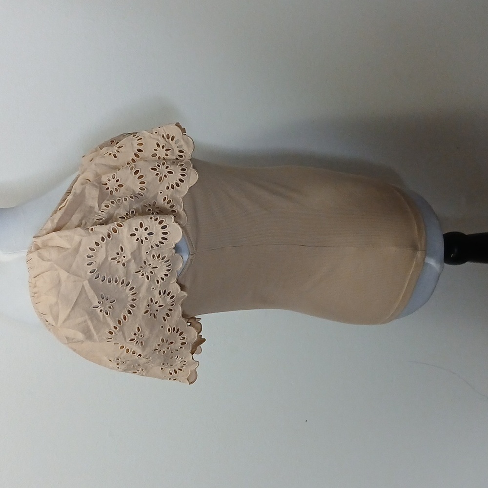 Old Navy beige floral off shoulder tank top size small - Picture 4 of 10